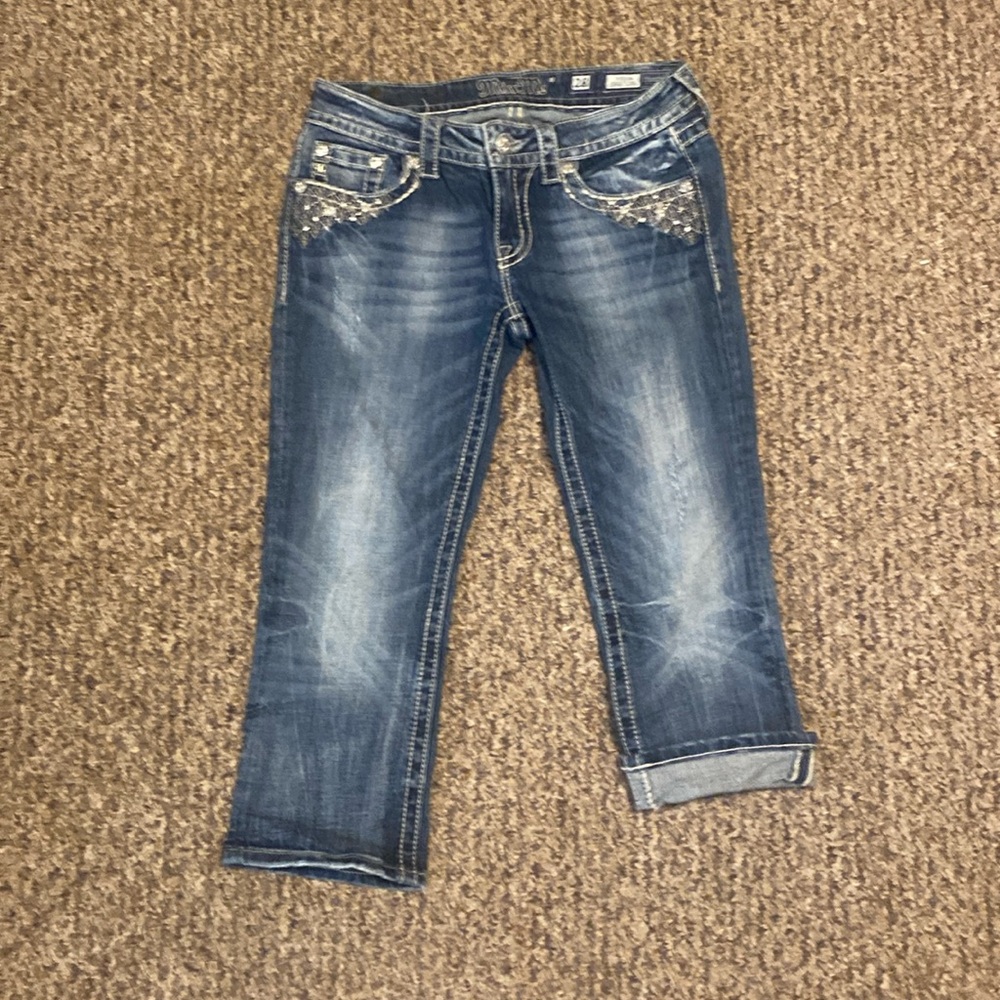 Women’s Miss Me Cuffed Capri size 28